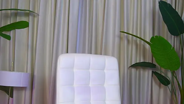 FoxieJullia Live XXX-chat