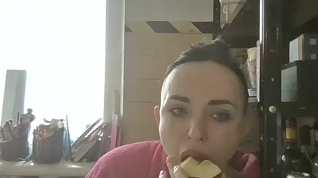 Trinsy_Love Adlı Modelin Canlı XXX Sohbeti