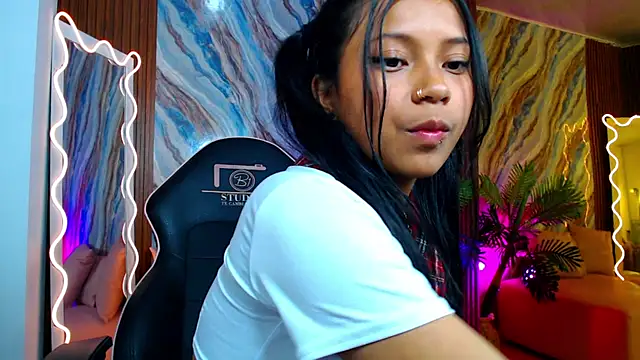 Chat XXX en directo de Maile_Tay