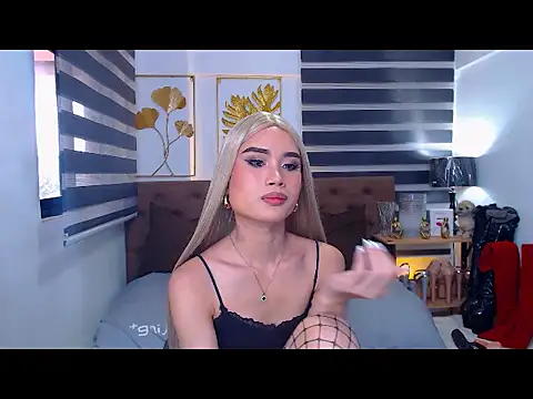 JuicyCockThea – Kamerová šou