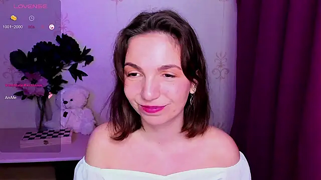 KindHazelHere_ Adlı Modelin Canlı XXX Sohbeti