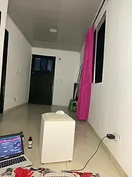 NataliaMillers Adlı Modelin Canlı XXX Sohbeti