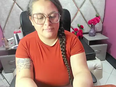 Chat +18 de Sarah_Boobs_ ao vivo