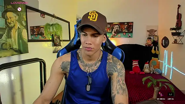 Damian_latinxxx Show in webcam