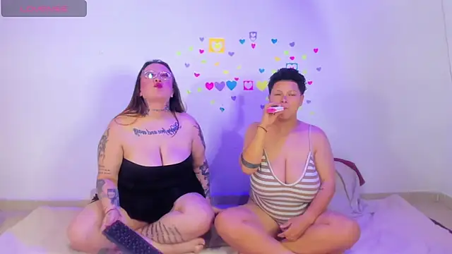 Chatroom XXX en direct de MiaYMolly