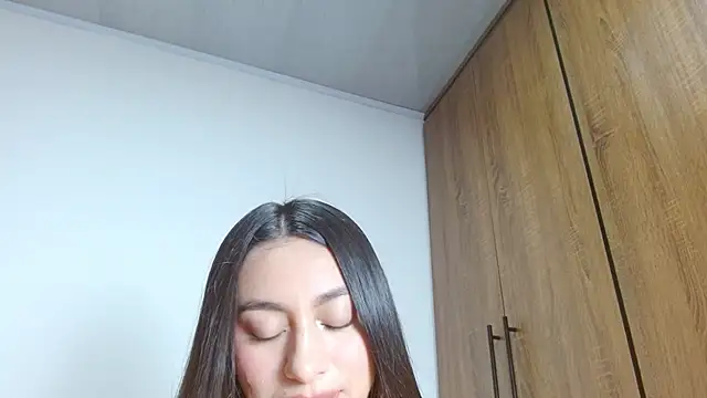 Chatroom XXX en direct de Roseechannel