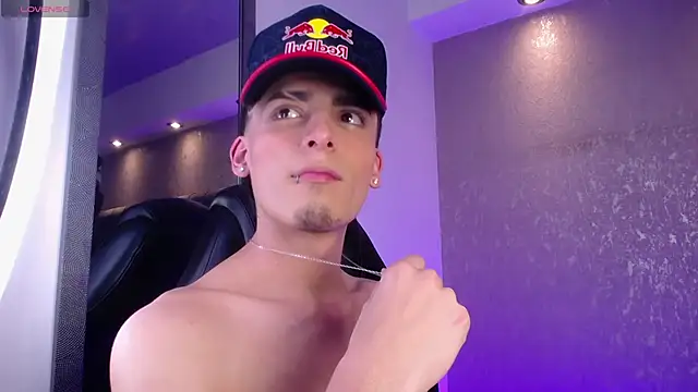 Show modela MateoMitchell na web-kameri