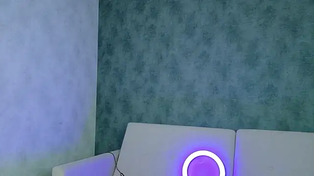 Chatroom XXX en direct de OnlyForYou_