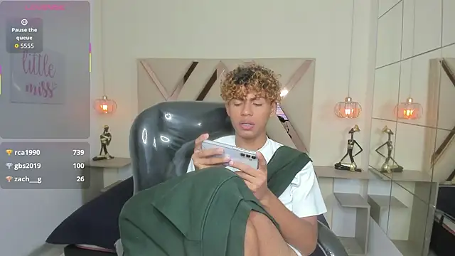 Show de Anyelo_Twink na webcam