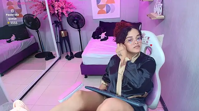 Maggy_t18's Live XXX Chat