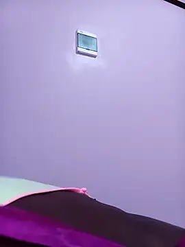 دردشة AishaBashilah الجنسية المباشرة