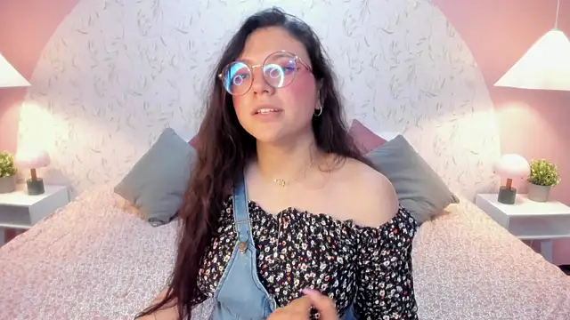 Angelie_Rosebrm's Live XXX Chat