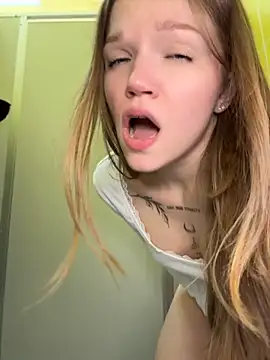 StreetSquirt Show in webcam