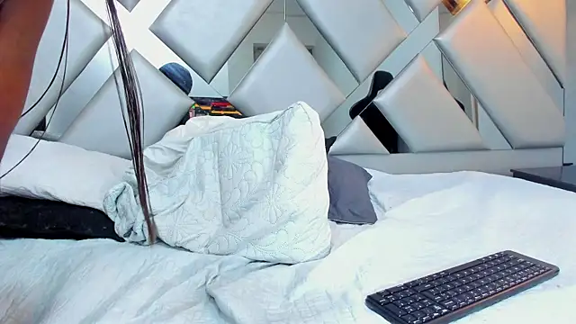 Nahomi-Hill's Live XXX Chat