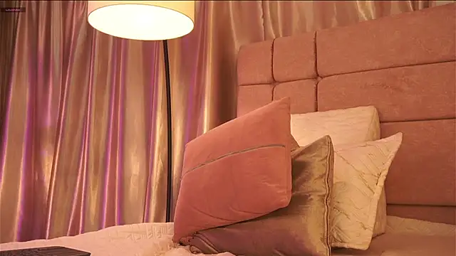 Chloe_Cherry21: онлайн-секс-чат