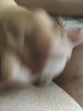 Show modela MadaamJizz_DickLewd na web-kameri