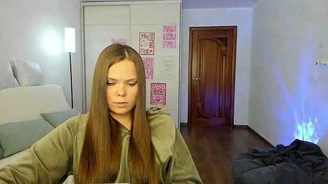 Kira_love_81 élő XXX-chatje