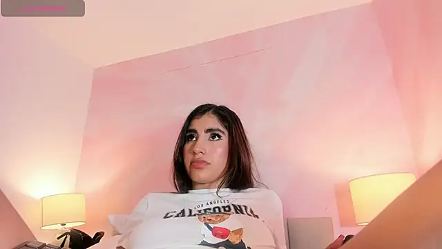 Chat +18 de IsabelaStefano ao vivo