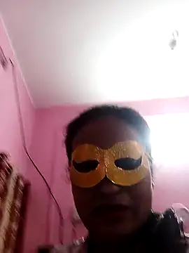 Gullapi Show in webcam