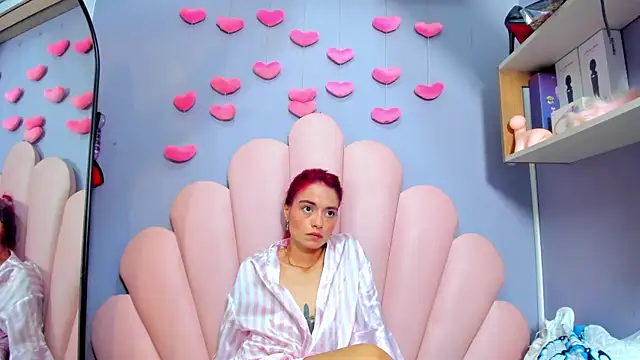 luci_miller: онлайн-секс-чат