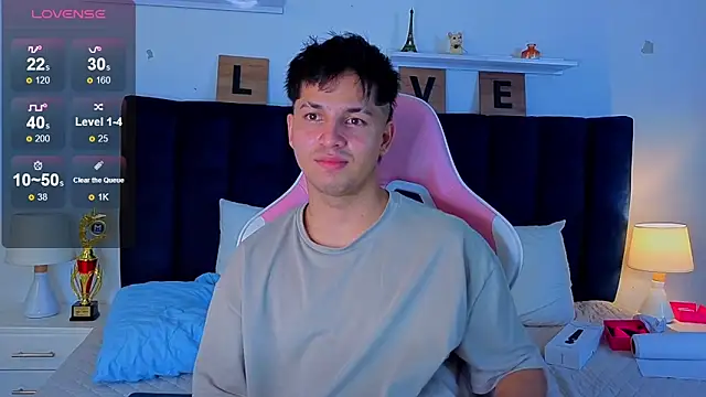 Pokazy przed kamerką – Issac_james_