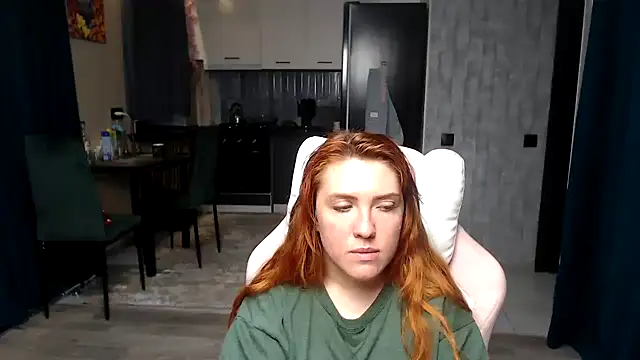 Reginasmilee: онлайн-секс-чат