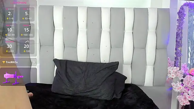 Chat +18 de IsaDiiaz ao vivo