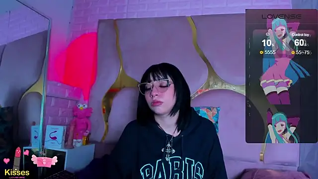 NaniiSisyn Webbikameraesitys