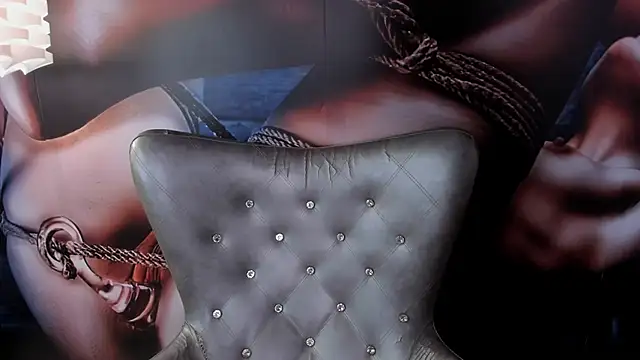 miss___taylor Adlı Modelin Canlı XXX Sohbeti