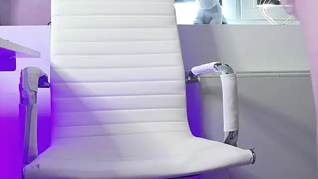 Chatroom XXX en direct de LeiaCrane