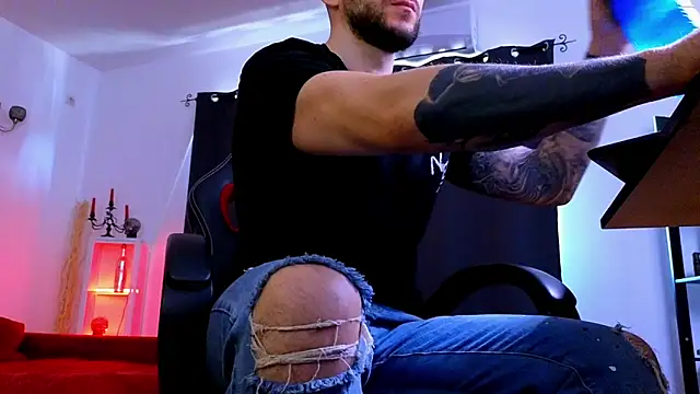 MightyAaron66: онлайн-секс-чат