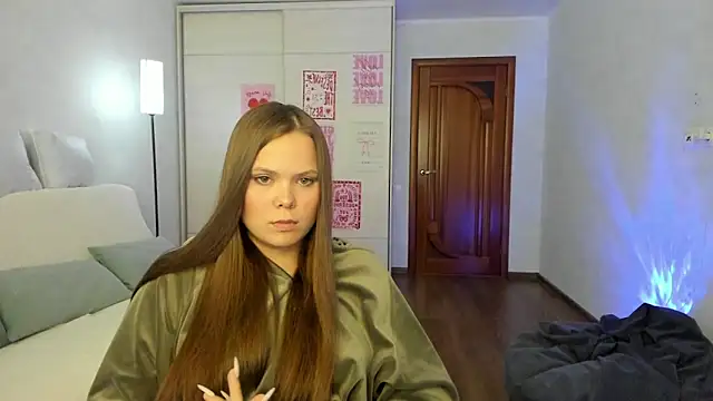 Kira_love_81n Webbikameraesitys