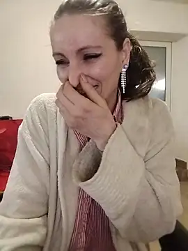 Chatroom XXX en direct de CrazyMaya39