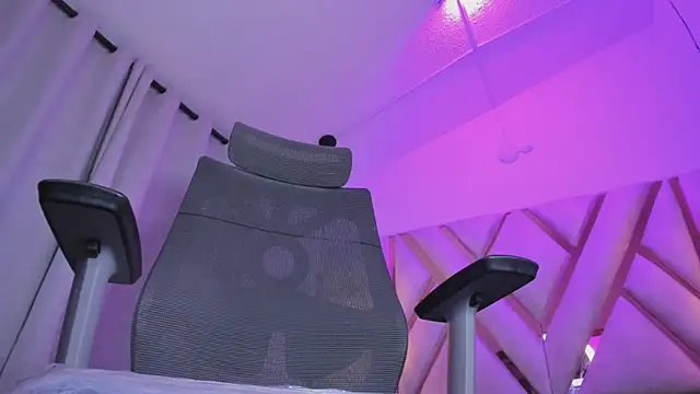 shineevg 现场XXX聊天