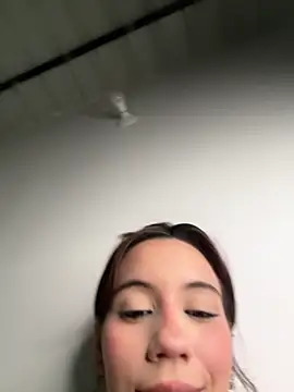 Kitty_Bonita04: απευθείας συνομιλία ΧΧΧ