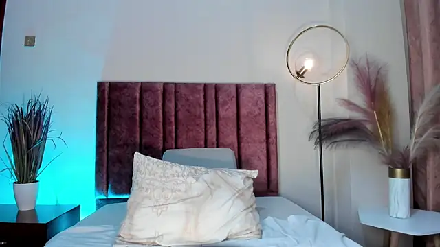 AnnaDenver Adlı Modelin Canlı XXX Sohbeti