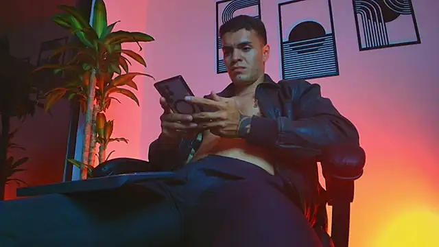 ALPHA_DOMINUS_ élő XXX-chatje