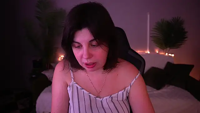 MirandaWong élő XXX-chatje