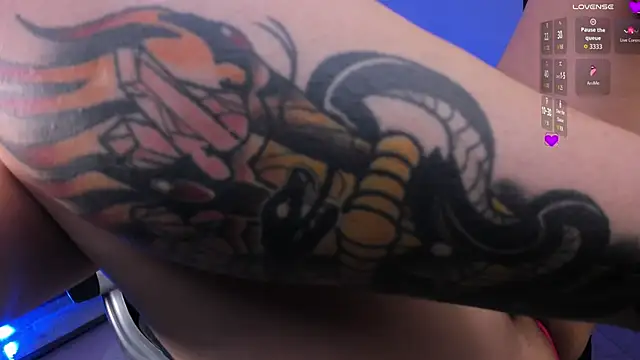 daniela_hornny élő XXX-chatje