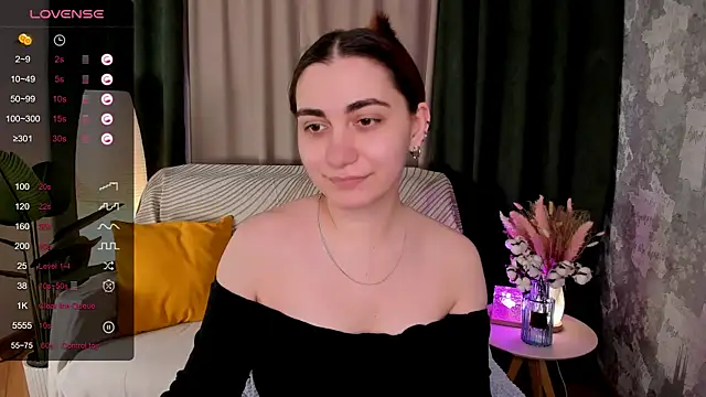 Czat XXX na żywo – hannacheekss_