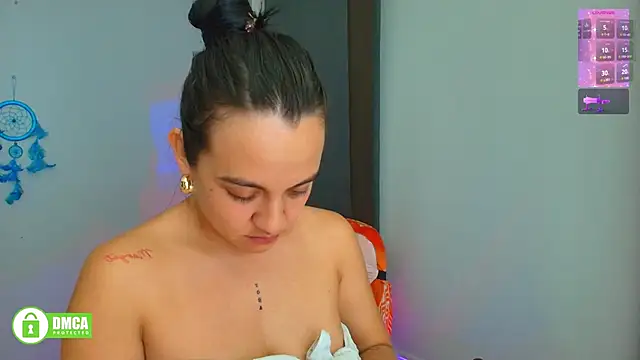 Chatroom XXX en direct de carla_rossin