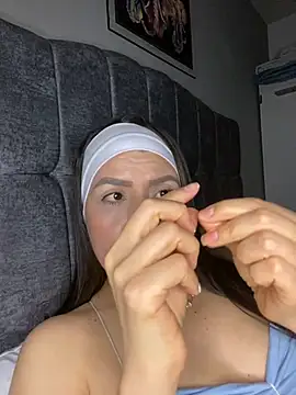 martina_contreras Show in webcam