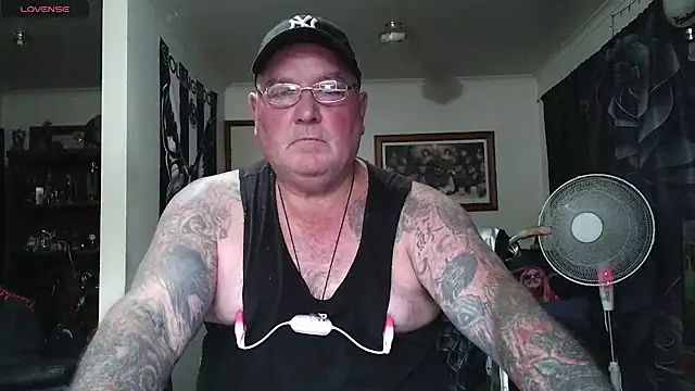 Онлайн чат XXX KINKYBLUEYES69