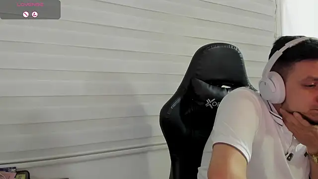 Онлайн чат XXX Rick_Adams