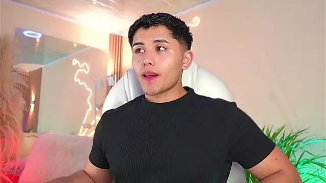 Онлайн чат XXX MatiasKorn