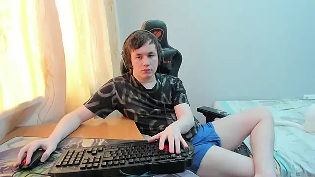 iliaskrislove Adlı Modelin Canlı XXX Sohbeti