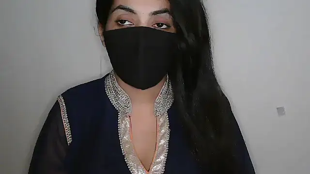 Reddy_Trisha élő XXX-chatje