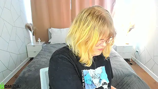 luna_c0ra Adlı Modelin Canlı XXX Sohbeti