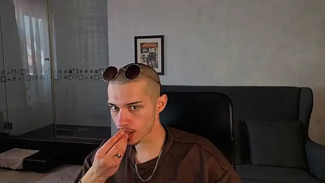 Chatroom XXX en direct de KaydenDrew