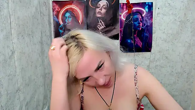 EmmaCat_ Adlı Modelin Canlı XXX Sohbeti